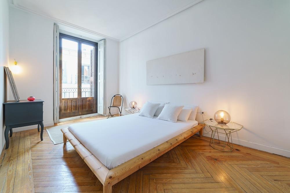 Charming Fuencarral II Apartment Madrid Exterior photo
